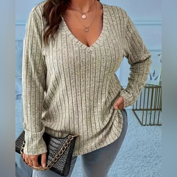 Women's V-Neck Ribbed Short Sleeve Top - Gray - Picture 1 of 4